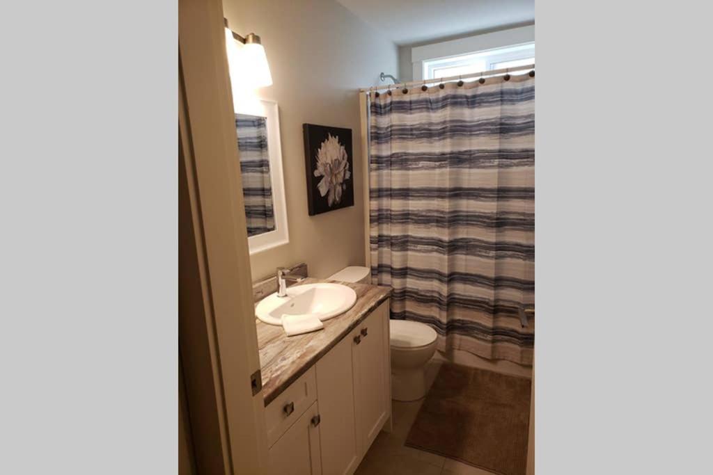 A Cozy Family Get Away Suite In South Nanaimo Esterno foto